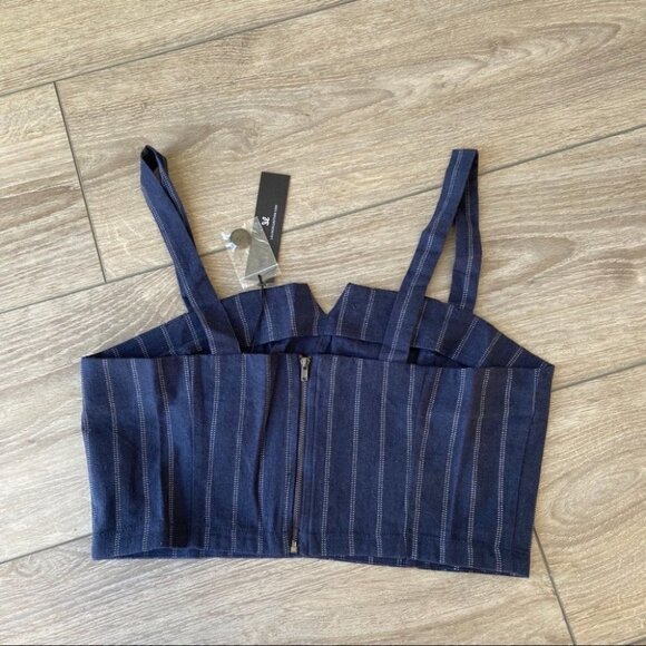 NWT Le Lis Navy Striped Crop Top - Picture 4 of 6